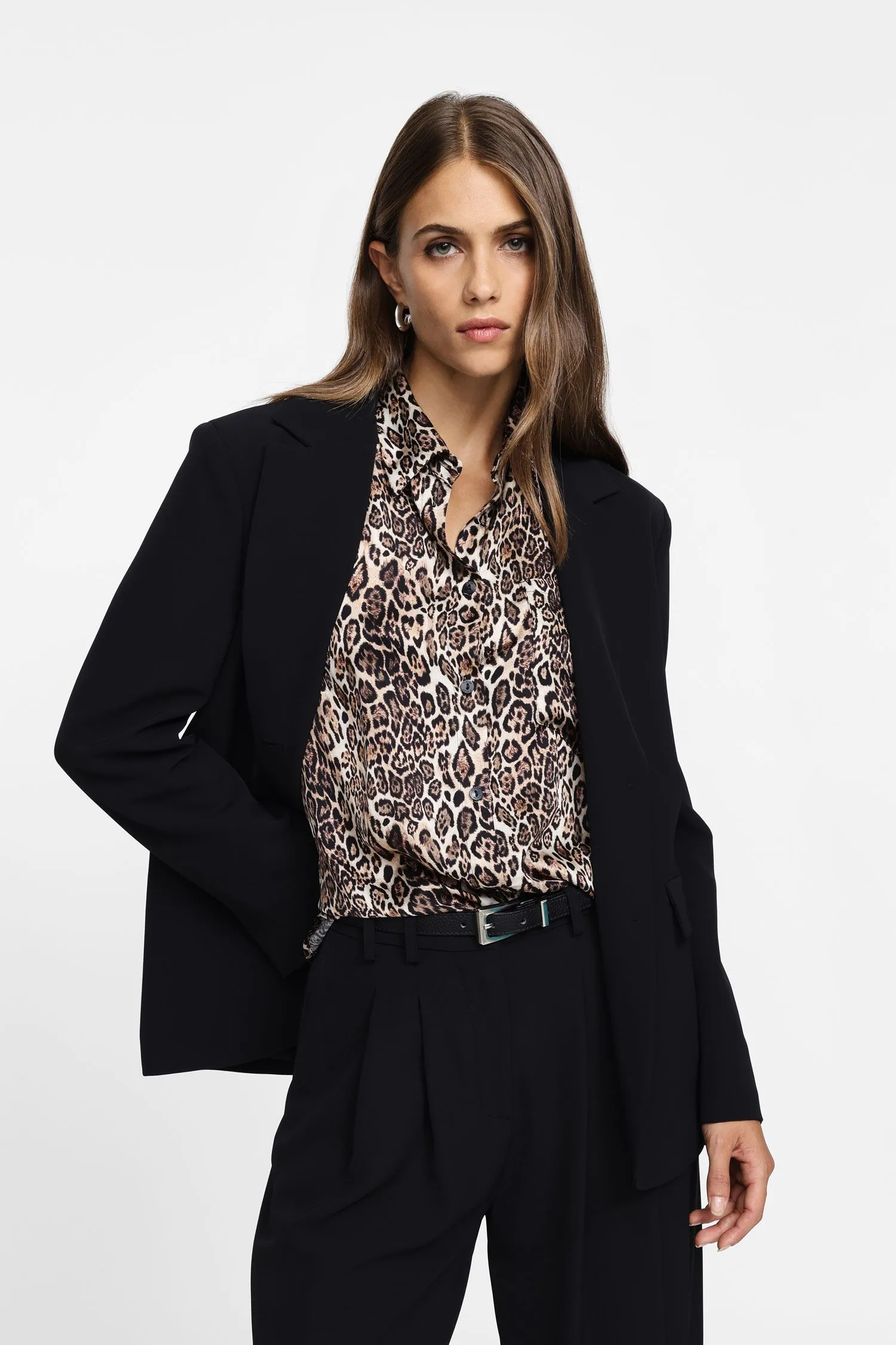 Blazer con tasche frontali e bottoni 