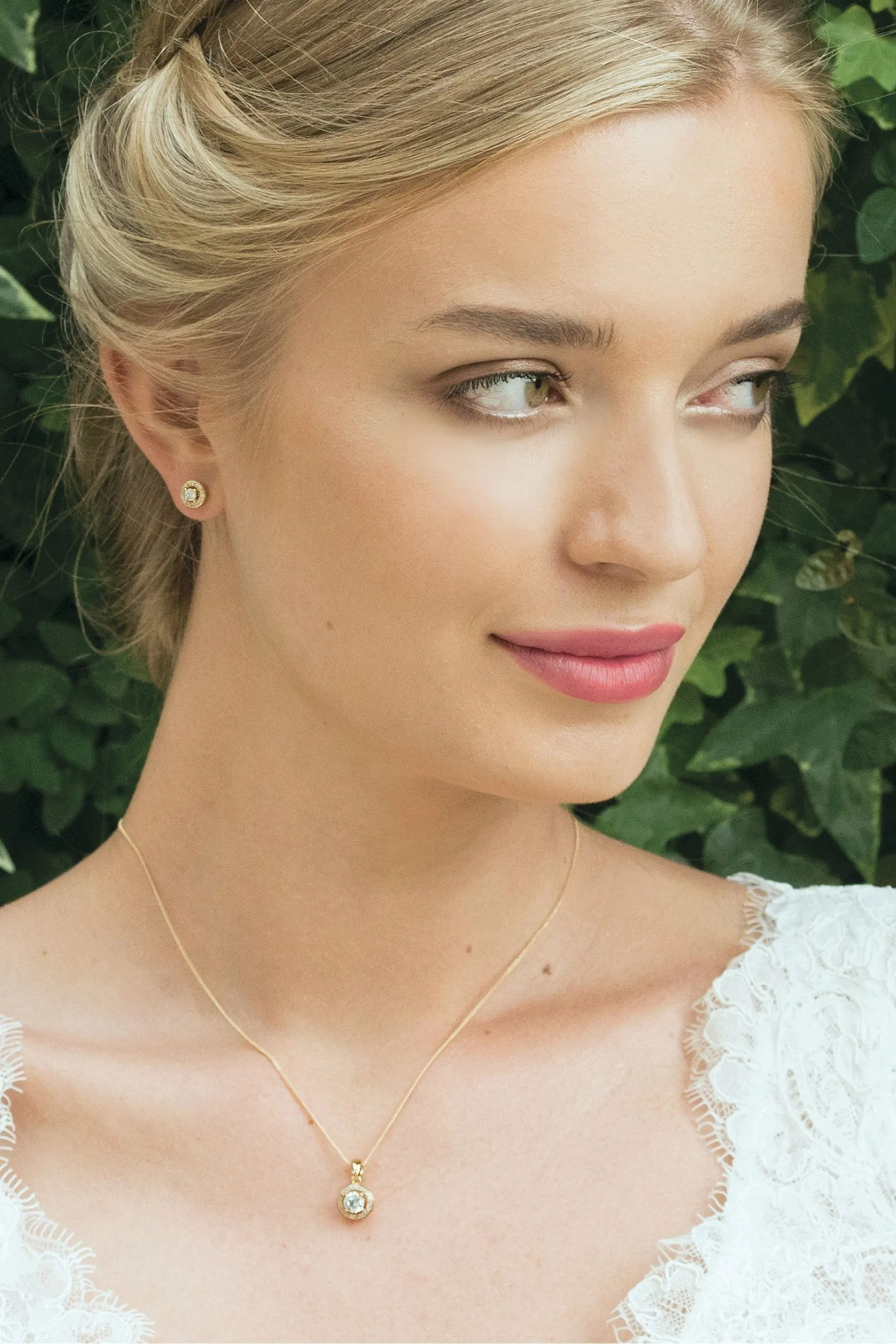 Ivory & Co - Balmoral - Orecchini con delicati cristalli