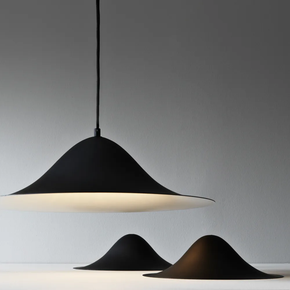 Lampadario Hans 35.jf{font-size:18px}nero opaco, medio