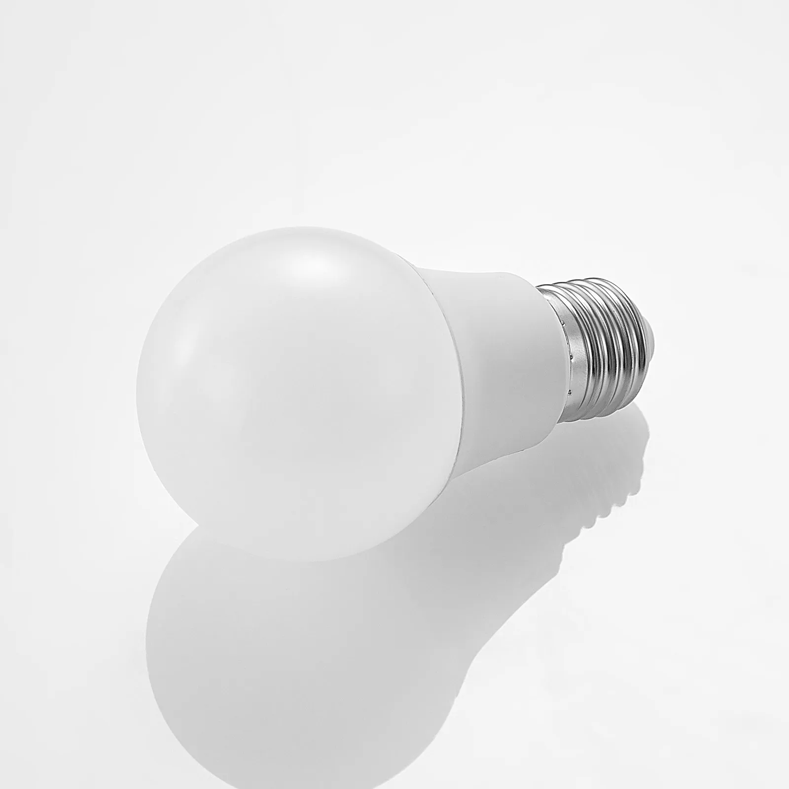 Lampadina LED E27 A60 8W 3.000K opale, set 10x