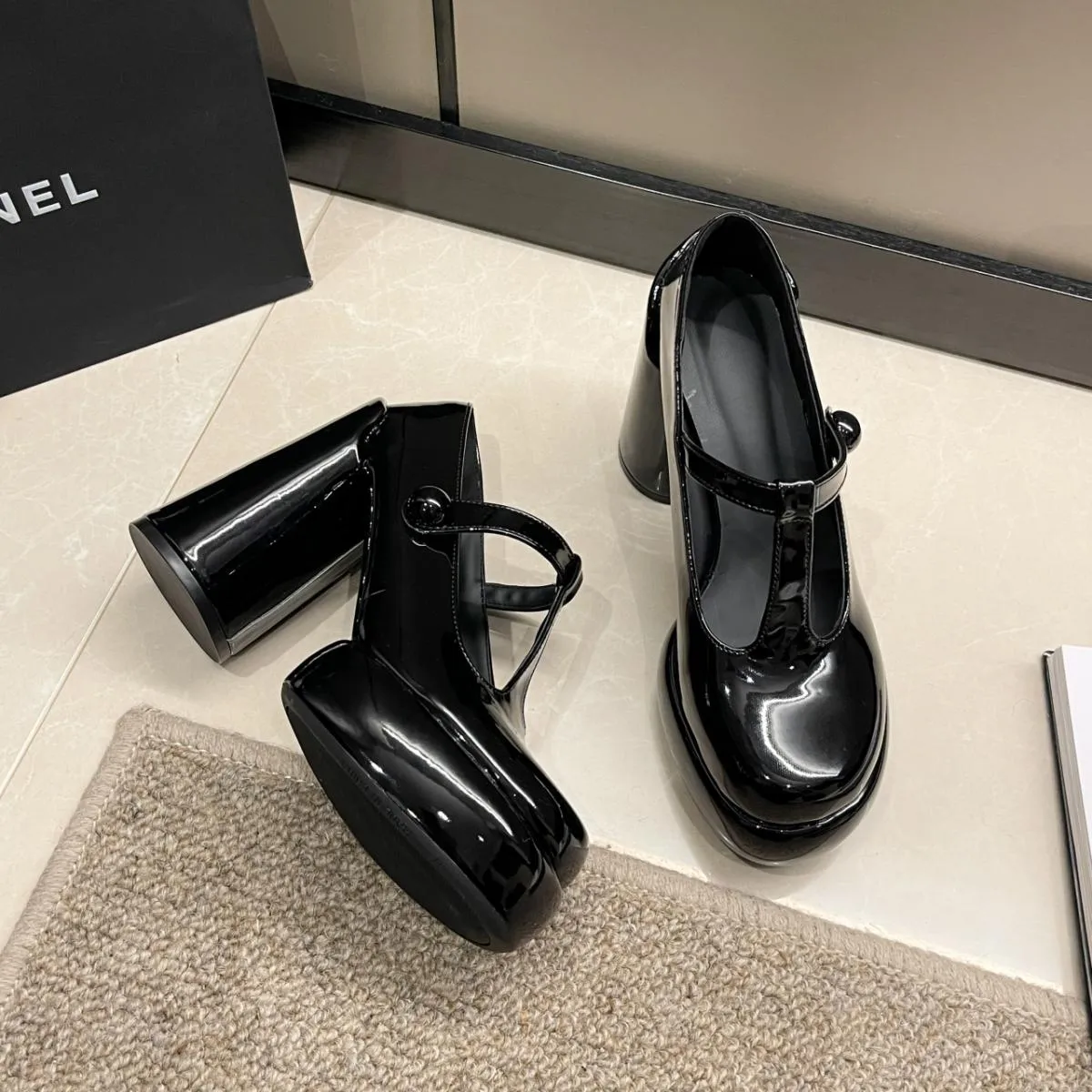 Nuove scarpe da donna con punta tonda Décolleté cilindrici con tacco spesso Piattaforma Moda da donna Scarpe da festa Fondo ross