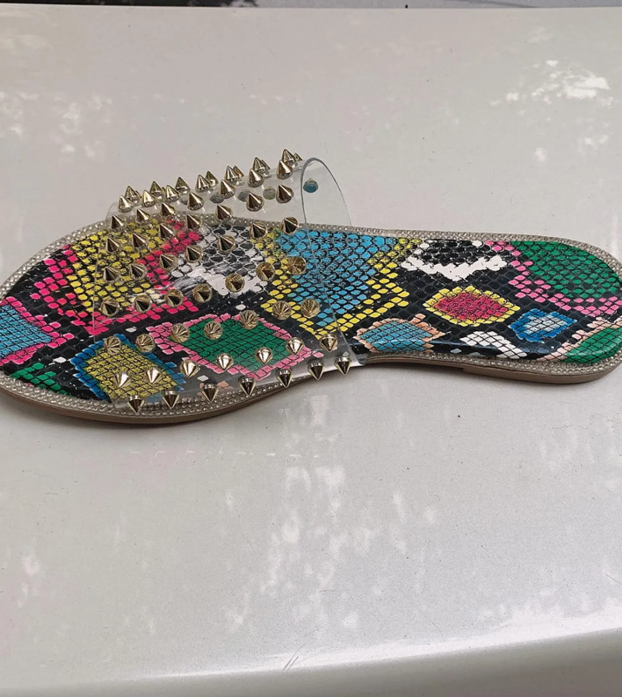 Primavera estate rivetti a punta in PVC piatto antiscivolo durevoli sandali da spiaggia per donna all'aperto casual versatili pa