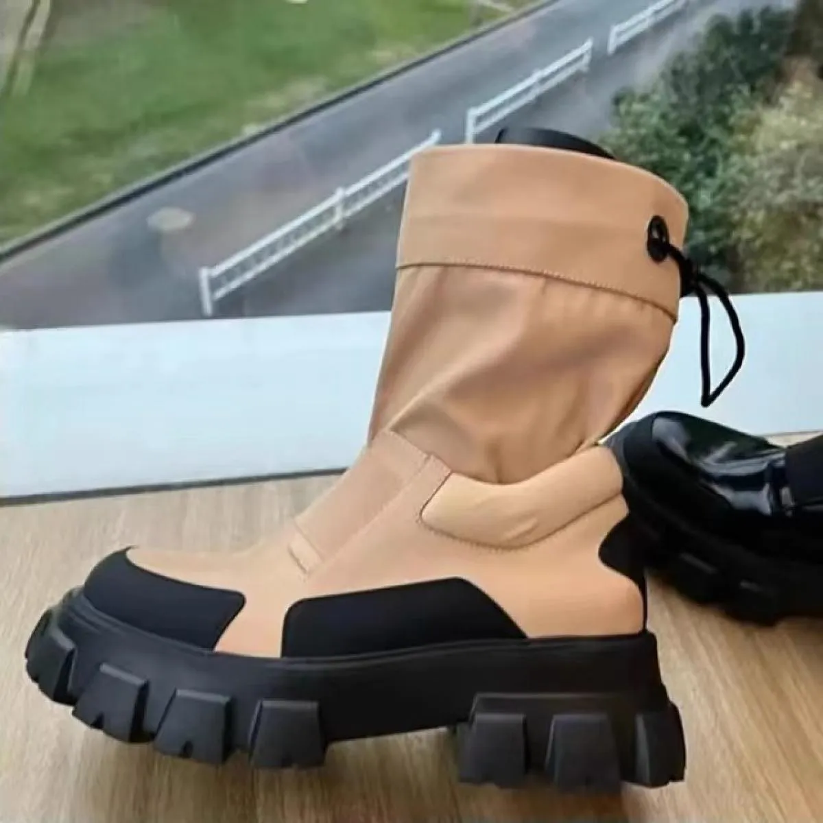 Stivali da moto invernali Chelsea Scarpe da donna 2023 Luxury Brand New Fashion Tacchi medi Stivali di jeans Décolleté da gladia