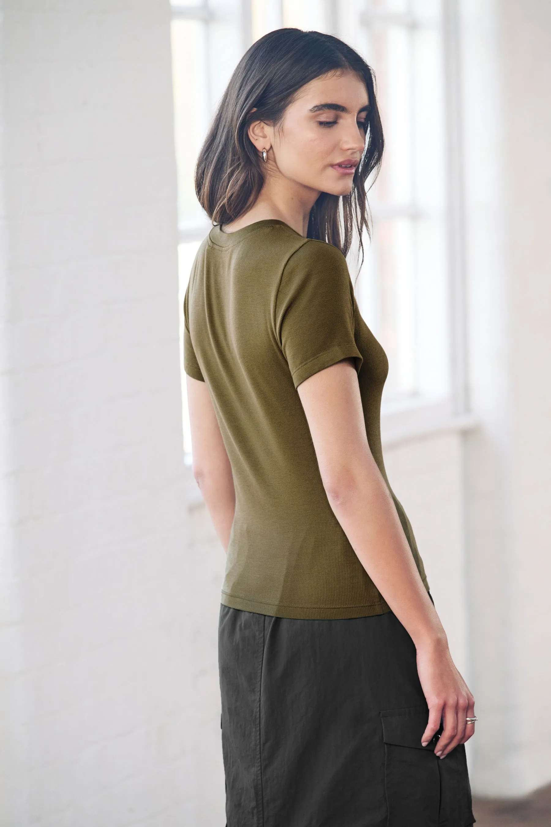 T-shirt in Manica corta a coste morbida e in Lyocell in TENCEL™    