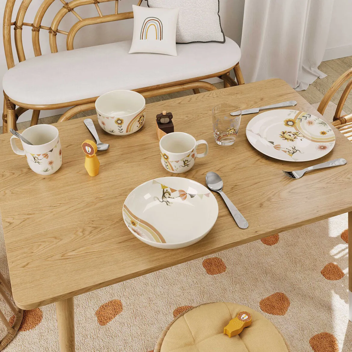 Tazza per bambini Roar like a lion L 28 cl.jn{font-size:18px}Multi